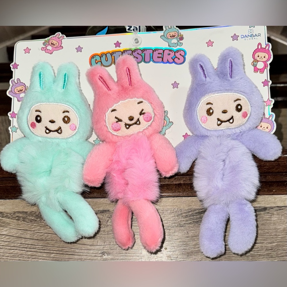 Cute 🥰 Cutesters The Plush Hair Ties Soft & Fuzzy Available in Pastel Colours